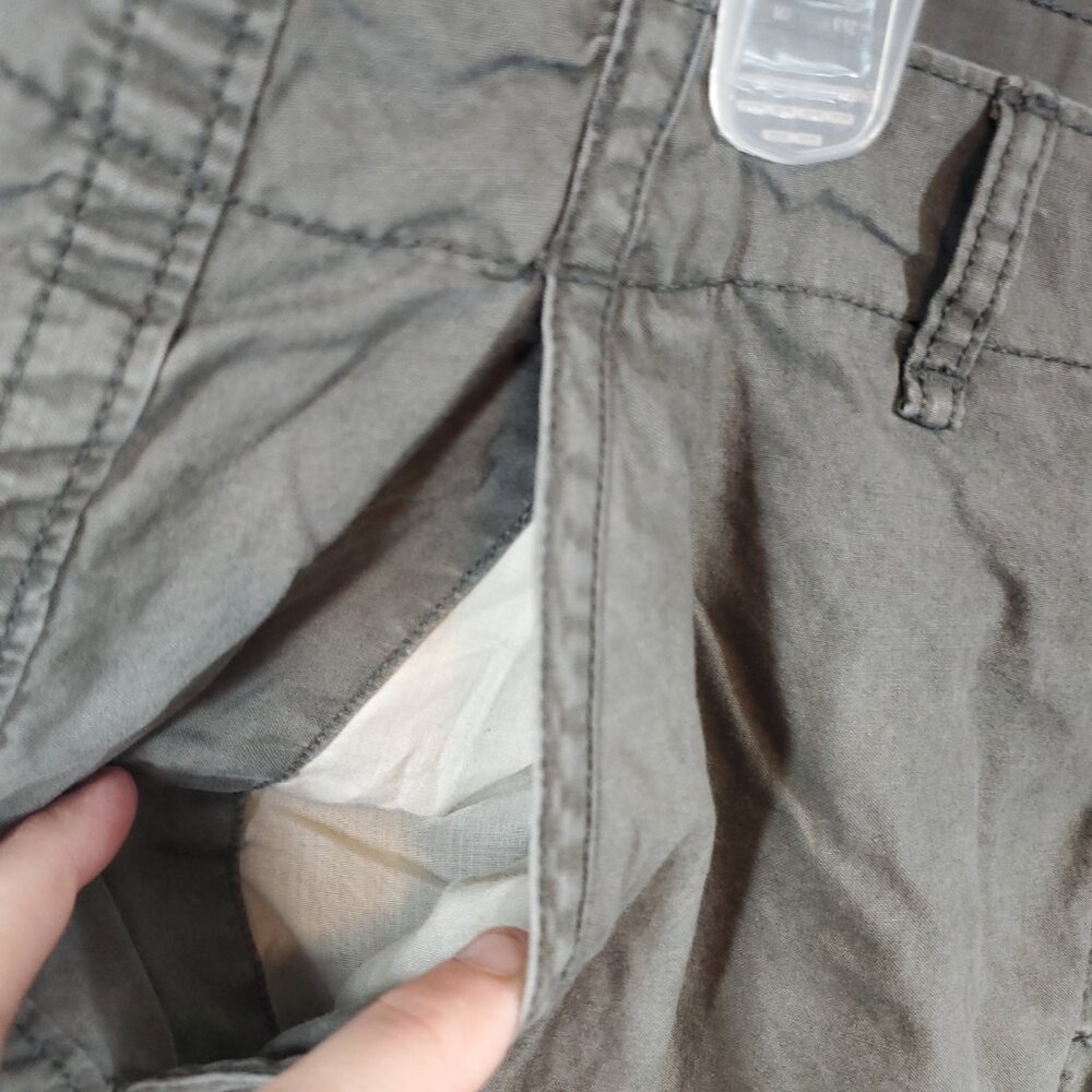 Old Navy Grey Cargo Shorts Mens Sz 36 Tall - Picture 4 of 8